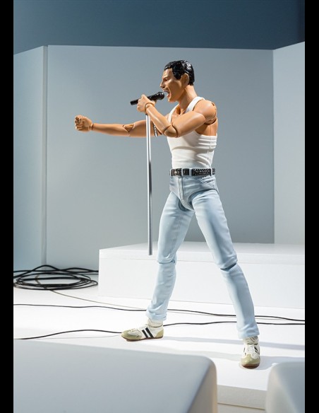 BANDAI - Freddy Mercury Live Aid SH Figuarts