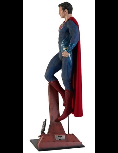 MUCKLE MANNEQUINS - DC Comics: Batman vs Superman - Life Sized Superman Statue
