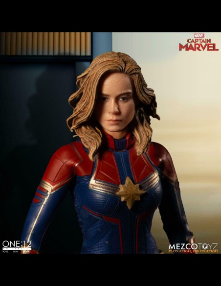 MEZCO - Captain Marvel 1:12 Clothed A.Figure