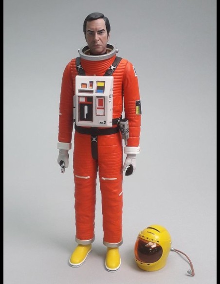 SIXTEEN 12 - Spazio 1999 Commander Koenig in spacesuit A.Figure