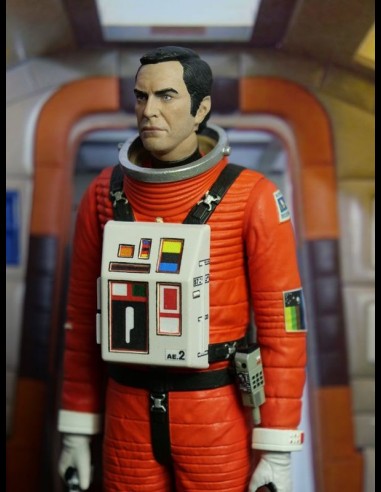 SIXTEEN 12 - Spazio 1999 Commander Koenig in spacesuit A.Figure