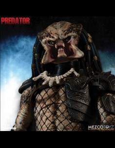MEZCO - One:12 Predator Deluxe Edition A.Figure 2