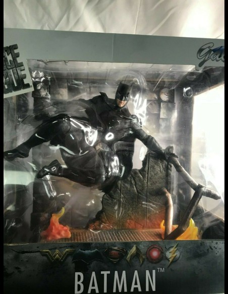 DIAMOND SELECT - JLA Batman Marvel Gallery Statua