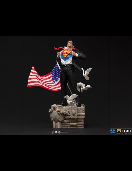 IRON STUDIOS - Superman Clark Kent Deluxe 1/10 Statua