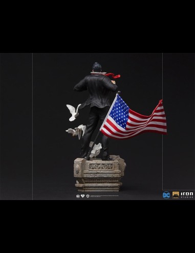 IRON STUDIOS - Superman Clark Kent Deluxe 1/10 Statua