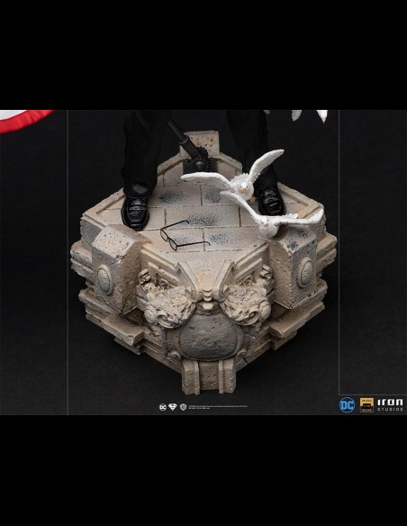 IRON STUDIOS - Superman Clark Kent Deluxe 1/10 Statua