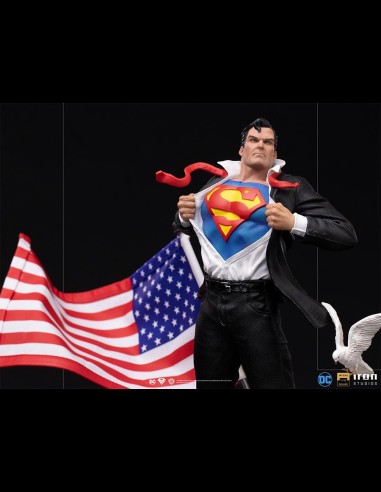 IRON STUDIOS - Superman Clark Kent Deluxe 1/10 Statua