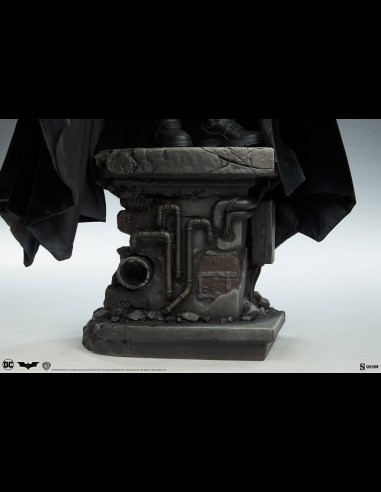 SIDESHOW - DC Comics: Batman Begins - Batman 1:4 Scale Statue