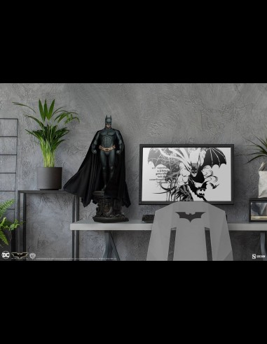 SIDESHOW - DC Comics: Batman Begins - Batman 1:4 Scale Statue