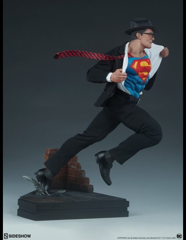 SIDESHOW - DC Comics: Superman Call to Action Premium 1:4 Scale Statue