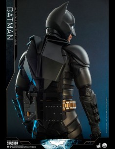 HOT TOYS - DC Comics: The Dark Knight Trilogy - Batman 1:4 Scale Figure 2