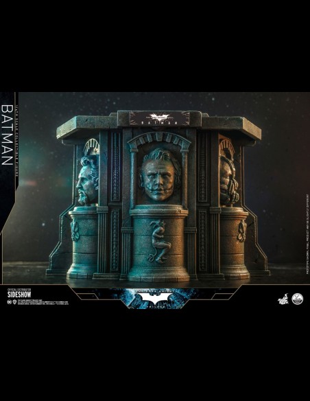 HOT TOYS - DC Comics: The Dark Knight Trilogy - Batman 1:4 Scale Figure