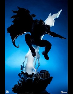 SIDESHOW - DC Comics: The Dark Knight Returns - Batman Premium 1:4 Scale Statue 2