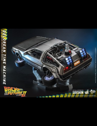 HOT TOYS - Back to the Future 2: DeLorean Time Machine 1:6 Scale Figure