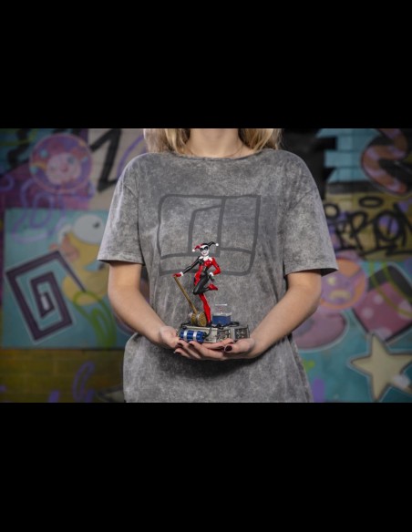 IRON STUDIOS - Batman Animated Harley Quinn 1/10 Statua