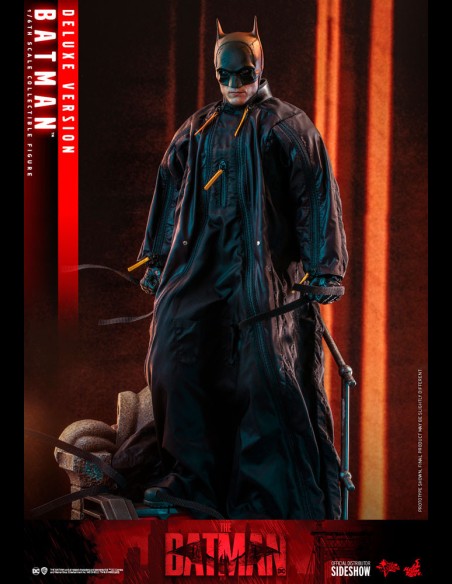 HOT TOYS DELUXE - DC Comics: The Batman - Batman 1:6 Scale Figure