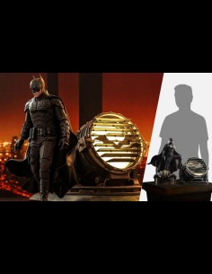 HOT TOYS - DC Comics: The Batman - Batman and Bat-Signal 1:6 Scale Figure Collectible Set