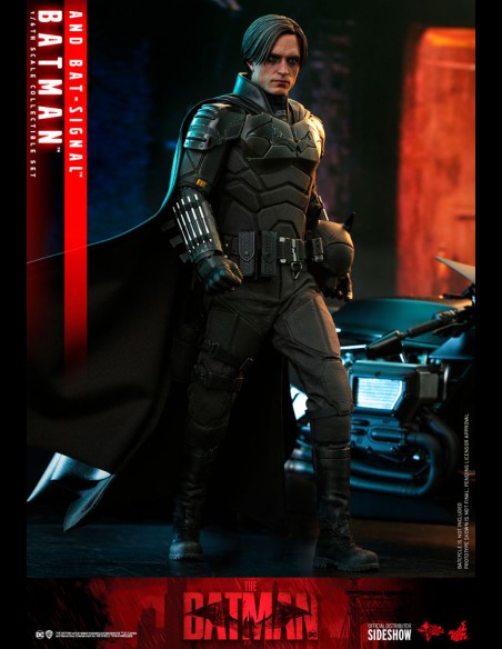 HOT TOYS - DC Comics: The Batman - Batman and Bat-Signal 1:6 Scale Figure Collectible Set