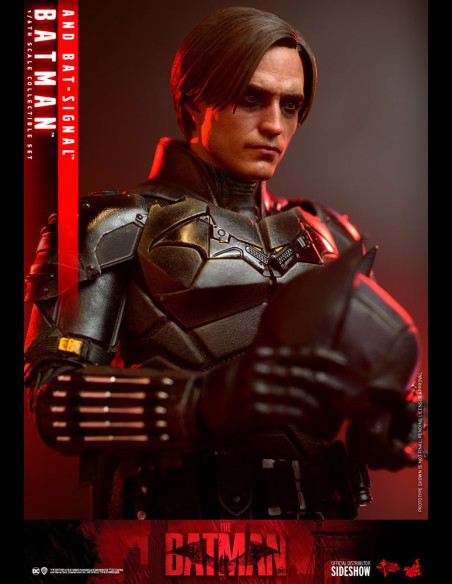 HOT TOYS - DC Comics: The Batman - Batman and Bat-Signal 1:6 Scale Figure Collectible Set