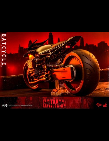 HOT TOYS - DC Comics: The Batman - Batcycle 1:6 Scale Replica