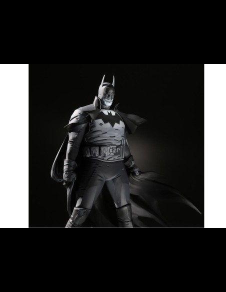 McFARLANE - Batman B&W by Mike Mignola